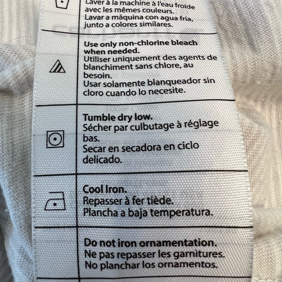 XL Carhartt Women’s Ivory/Gray Subtle Stripe V-Neck Long Sleeve T-Shirt w/Logo - Picture 8 of 8